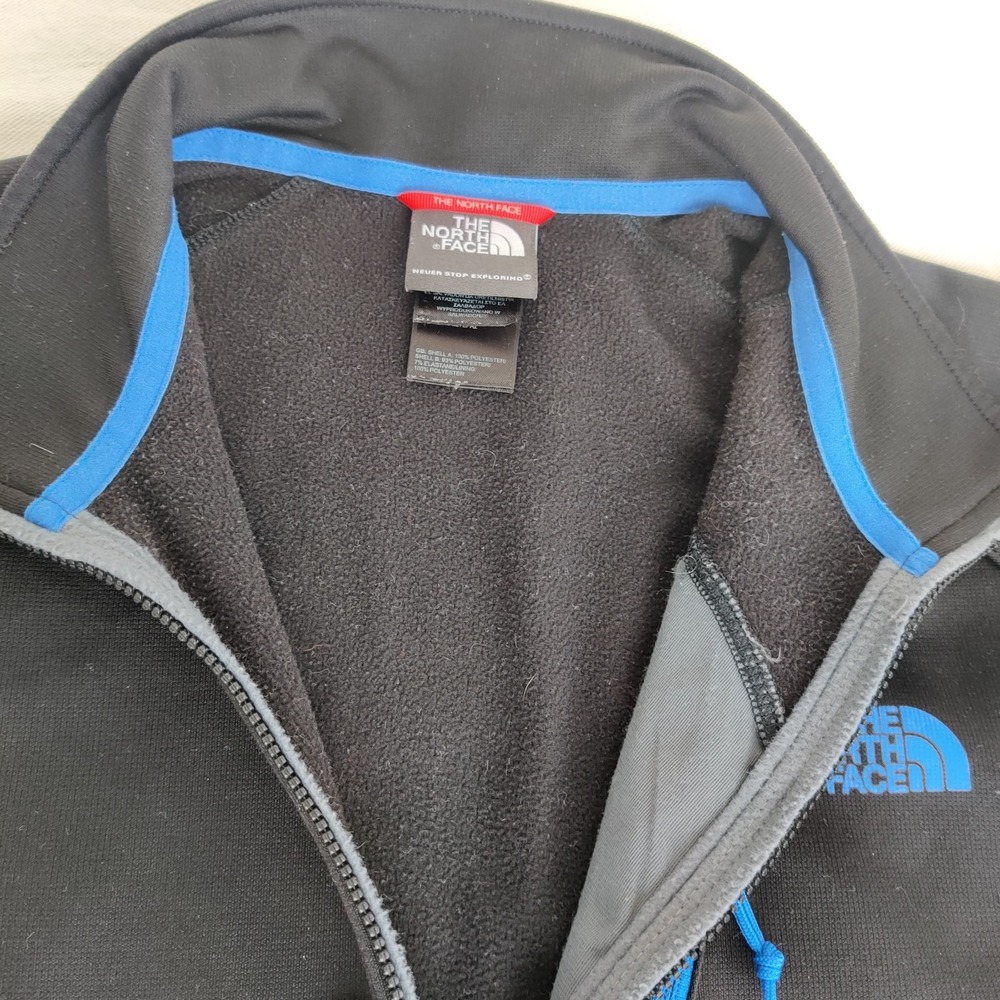 The North Face Men's 1/4‎ Zip Black Blue Trim Pullover Medium Athletic Sweater - Picture 2 of 16